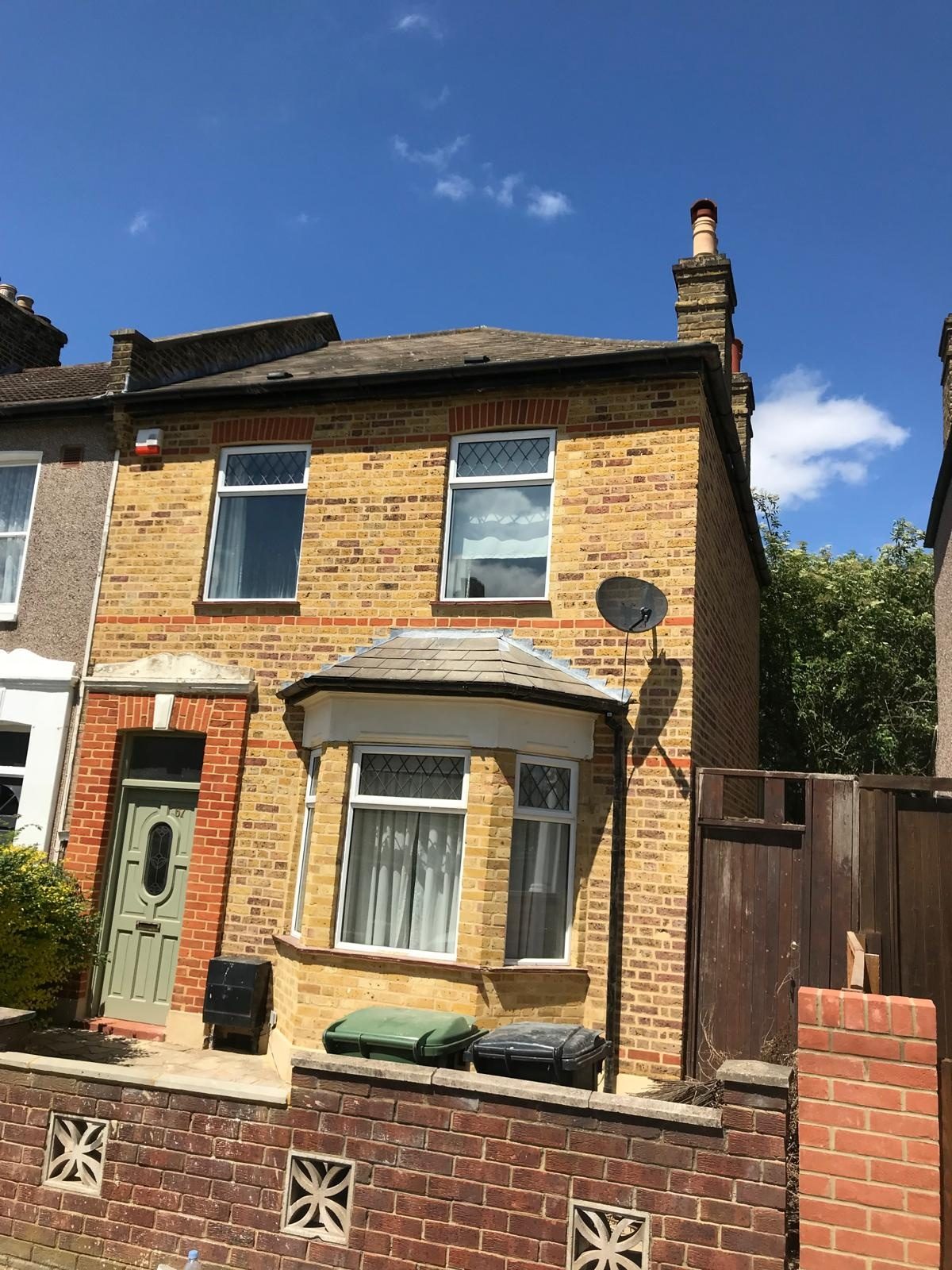 Hydraulic lime repointing on a period brick property in London and Kent: project 01